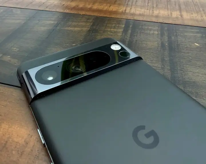 Google Pixel 8 Pro 128 ГБ, Google Pixel 7 128 ГБ, кроссовки Mizuno, чайный набор