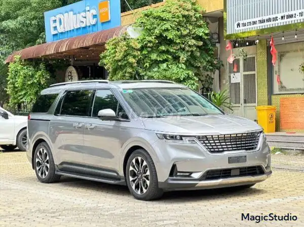 Kia Carnival Signature 2.2D 2022 Серый 80 тыс. км