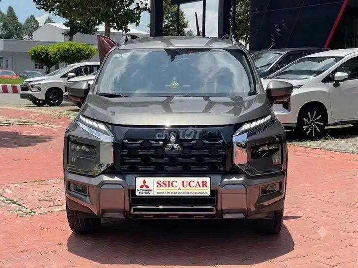 Mitsubishi Xpander Cross FL 2025 серый 32000 км