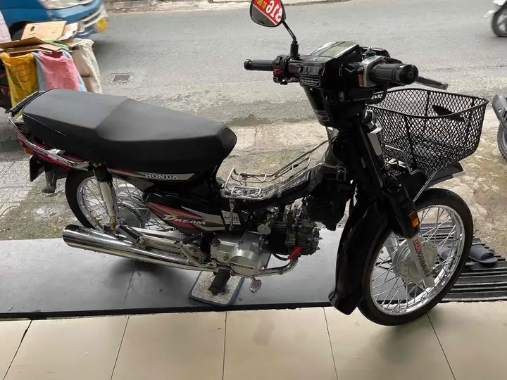 Honda Dream 1998 темно-красный Таиланд, с номерами Хошимина, 1 владелец