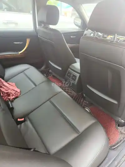 BMW 320i песочный 130 тыс. км