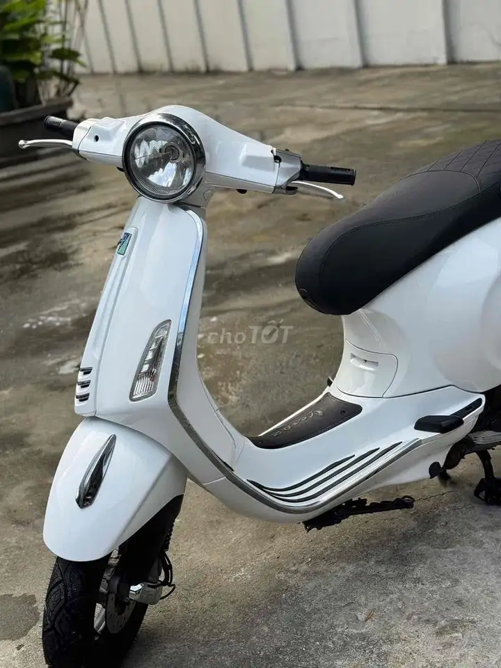Vespa Primavera 2015 белый, красивый мопед