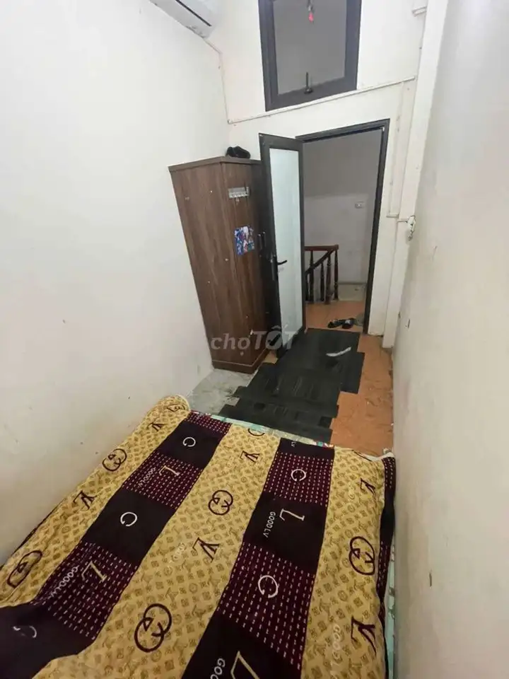 Комната в аренду в Тхать Бане, Лонг Бьен