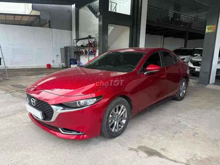 Mazda 3 Luxury 2022 Красная 28 000 км состояние нового