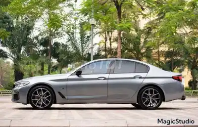 Автомобиль BMW 5 Series 530i 2019