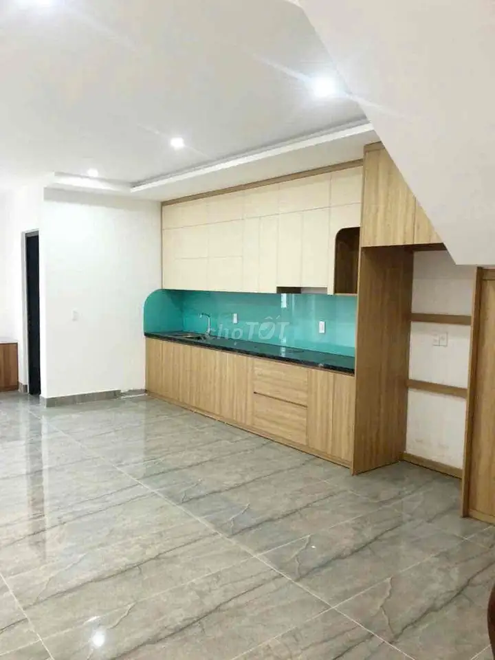 Сдается дом 3 этажа, 4 спальни, фасад Ту Куй
