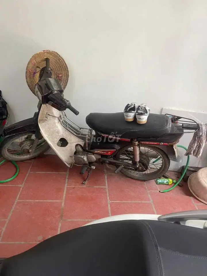 Honda Dream Lien Dovn, черный, белый