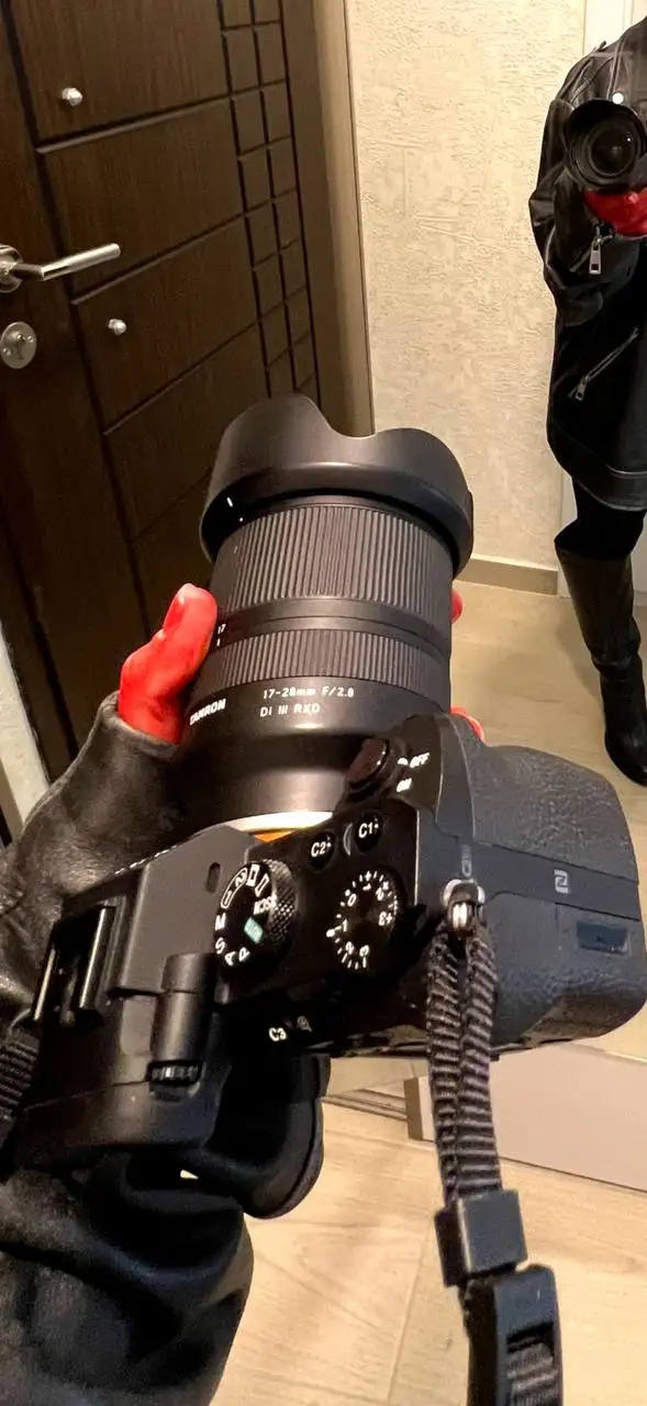 Объектив Tamron 17-28mm f/2.8 Di III RXD for Sony E