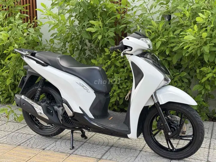 Honda SH 125 2018 белый, продажа или обмен на другой мотоцикл