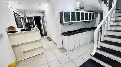 Таунхаус на улице Нго Си Лиен, район Донг Да, 35 кв.м, 5 этажей