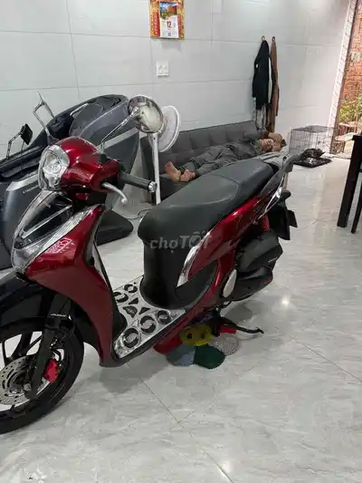 Honda SH Mode 2022 ABS красно-черный