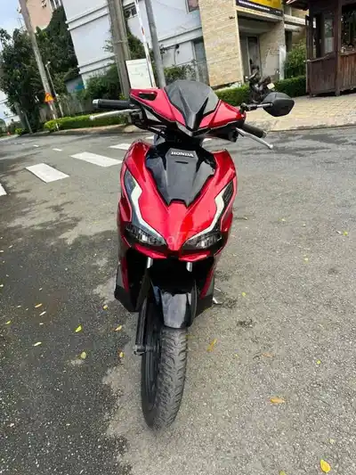 Мотоцикл HONDA AIR BLADE 2022 красно-черный