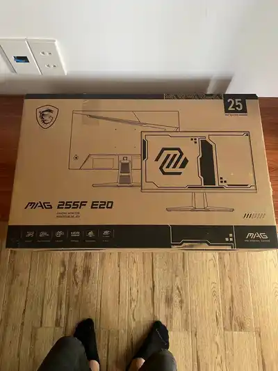 Монитор MSI 200Гц 24.5", стол 160х80, кресло