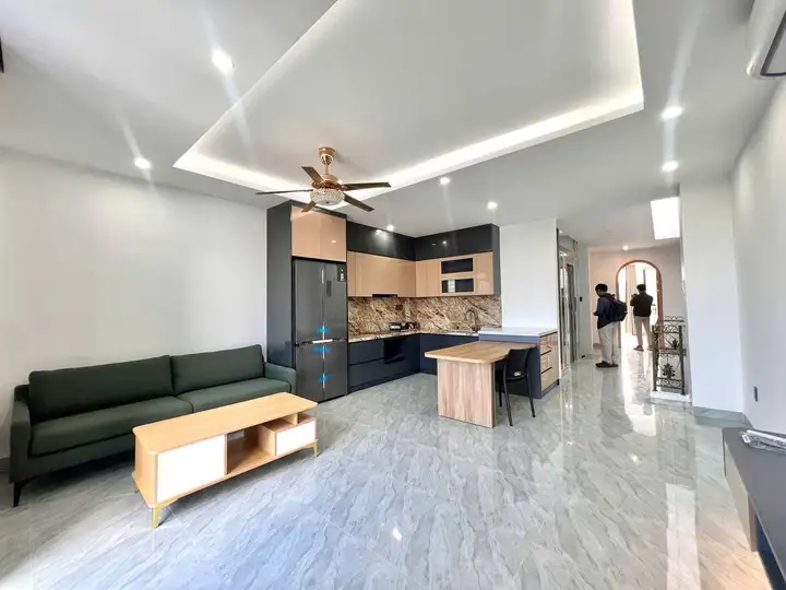 Аренда пентхауса с 1 спальней и 2 балконами, 80 м²
