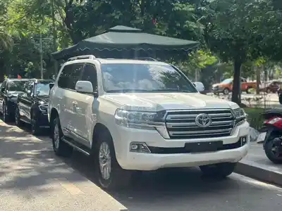 Toyota Land Cruiser LC200 2020 Белый
