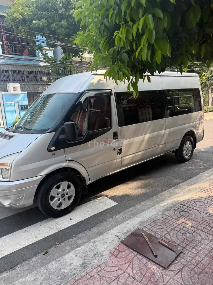 Ford Transit 2017, 6 мест, серебристый, 127 000 км