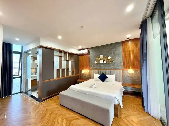 Вилла 3 этажа 4 спальни 5wc 300м2