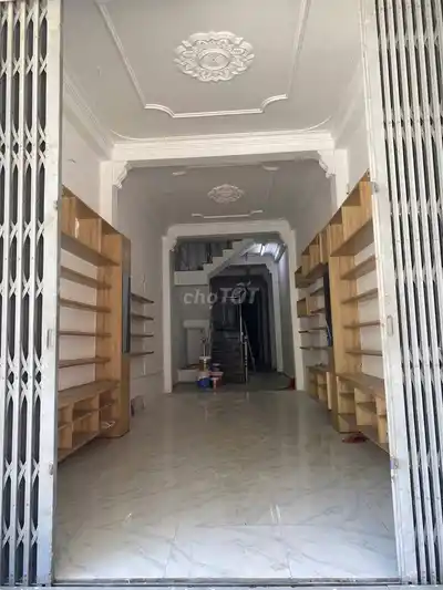 ДОМ В АРЕНДУ НАПРОТИВ БОЛЬШОГО ДУОНГА В ДАНАНГЕ — КРАСИВОЕ МЕСТО, НЕДАЛЕКО ОТ АЛКОГОЛЬНОГО РЫНКА