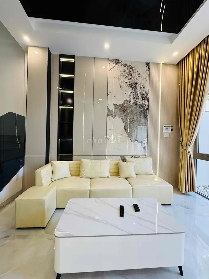 Дом на ул. Трань Као Ван, 74 м², частный бассейн, 2 этажа