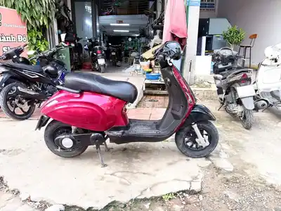 Электроскутер Vespa с 5 большими аккумуляторами