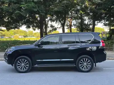 Toyota Prado TXL 2.7 2010 черный, из Ближнего Востока