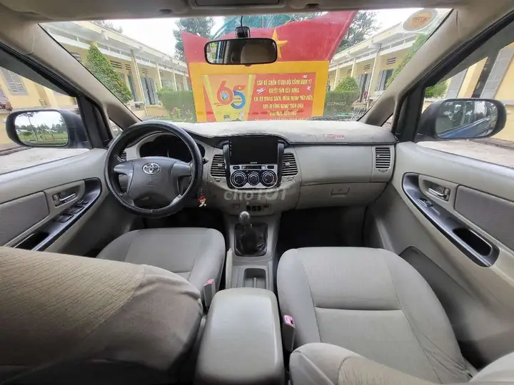 Toyota Innova E 2015 МКПП Синий 7 мест