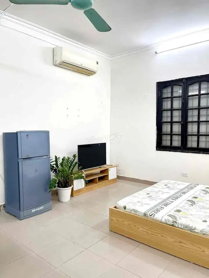 Сдаётся просторная студия 5.7 трл. рядом с Vincom Bà Triệu