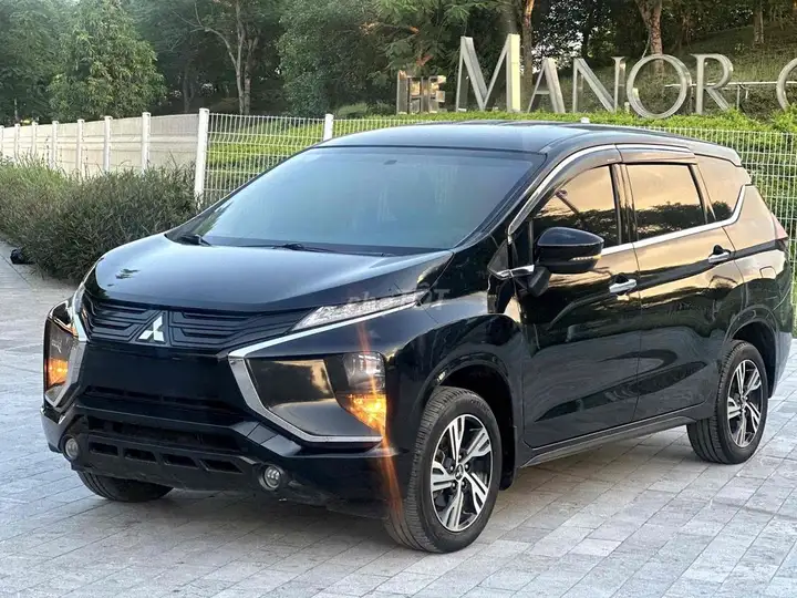 Mitsubishi Xpander 1.5 MT 2020 Черный 7 мест