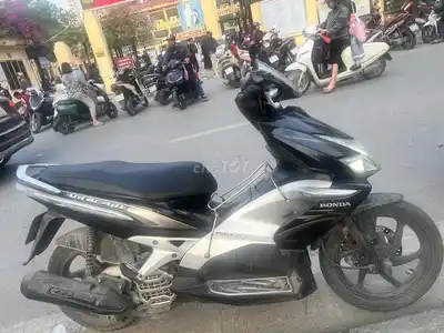 Honda Air Blade 2010 черный с серебристым
