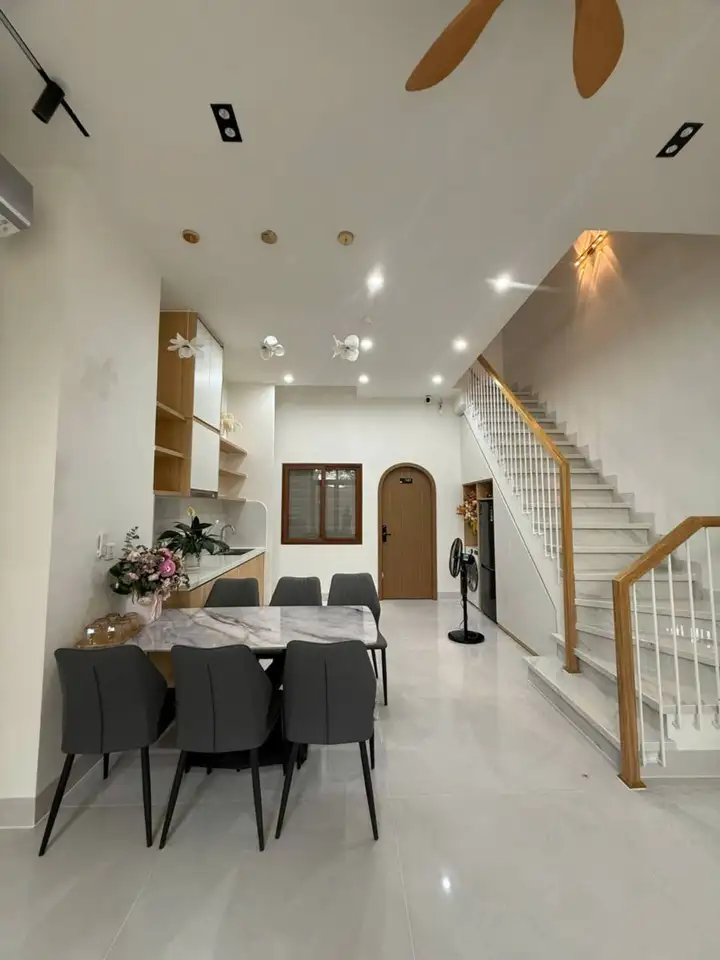Аренда дома 3 этажа, 5 спален, Ngo Quyen, Son Tra