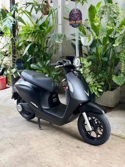Электроскутер VinFast Evo 200, черный
