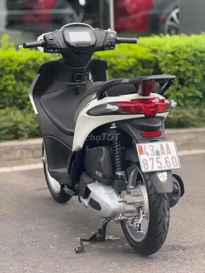 Piaggio Liberty ABS 12/2025 белый 4.000 км