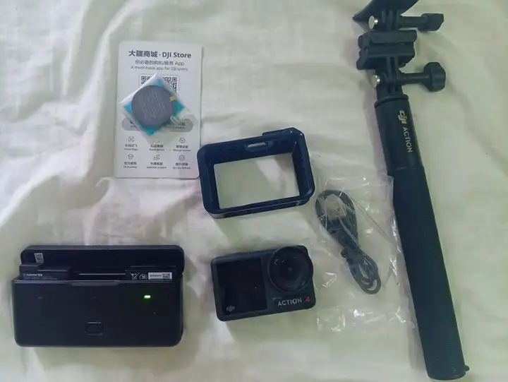 DJI Osmo Action 4 Adventure Combo