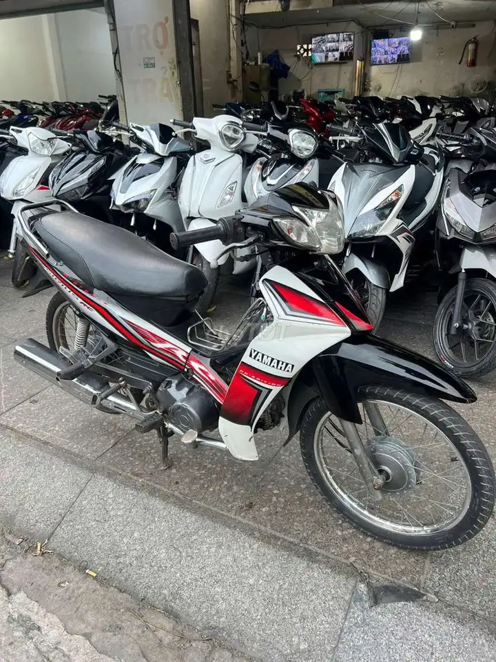 Yamaha Sirius RC 50cc 2017 черный, белый, красный