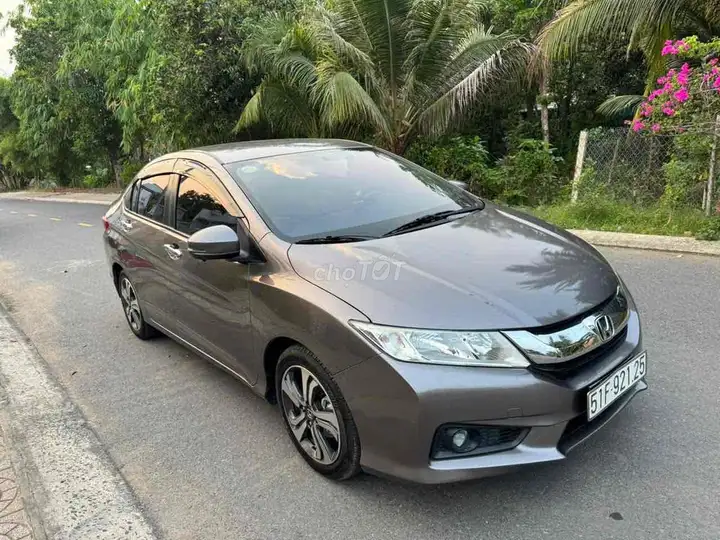 Honda City 2016 автомат 90.000 км коричневый