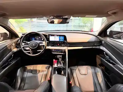 Hyundai Elantra 1.6 ATH 2022 черный 37 000 км