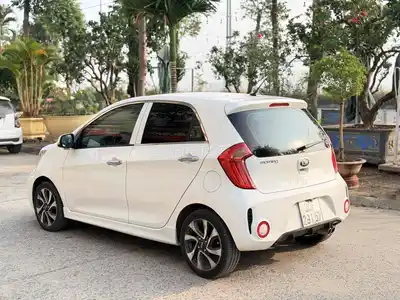 KIA Morning SI 2018 Белый 100000 км