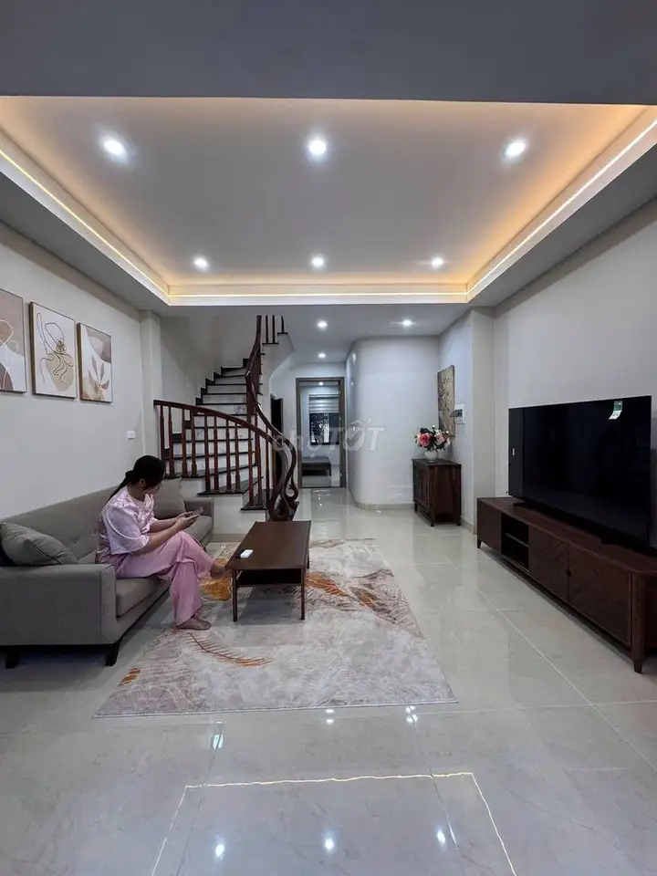 Bán nhà Việt Hưng, 80m², 4 tầng, sân vườn
