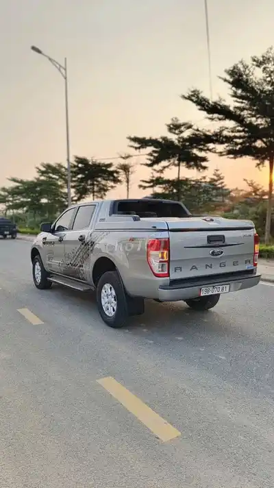 Ford Ranger 2016 XLS Серебристый Автомат
