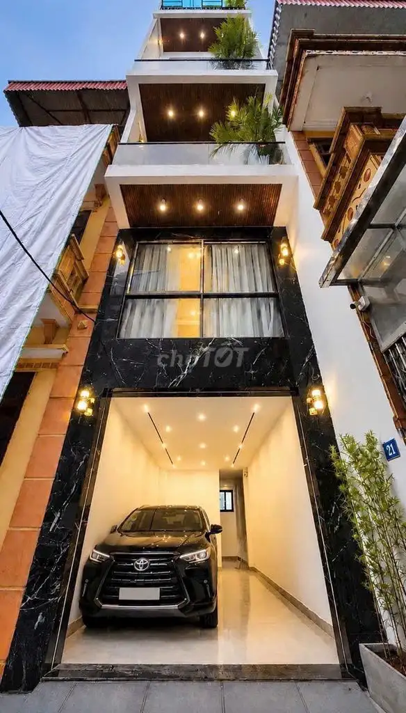 Nhà 8 tầng có thang máy, gara ô tô tại Hoa Lâm, Long Biên