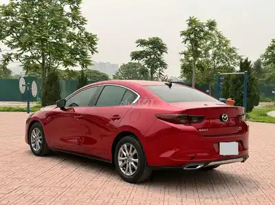 Mazda 3 Luxury 2023, молодежная, разумная цена
