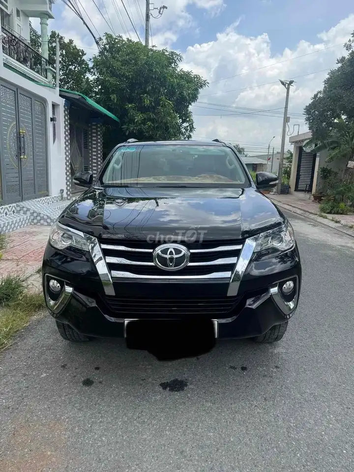 Toyota Fortuner 2017 2.7 AT бензин черный