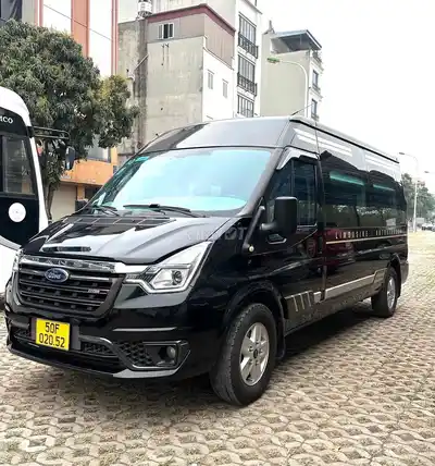 Ford Autokingdom Limousine 2022 черный 10 мест