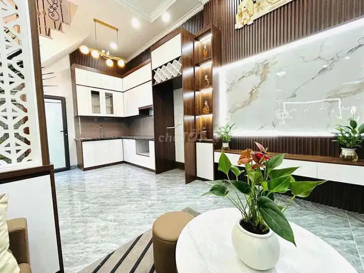 Сдается новый дом в Đại Cổ Việt, 3 спальни, 35 м²