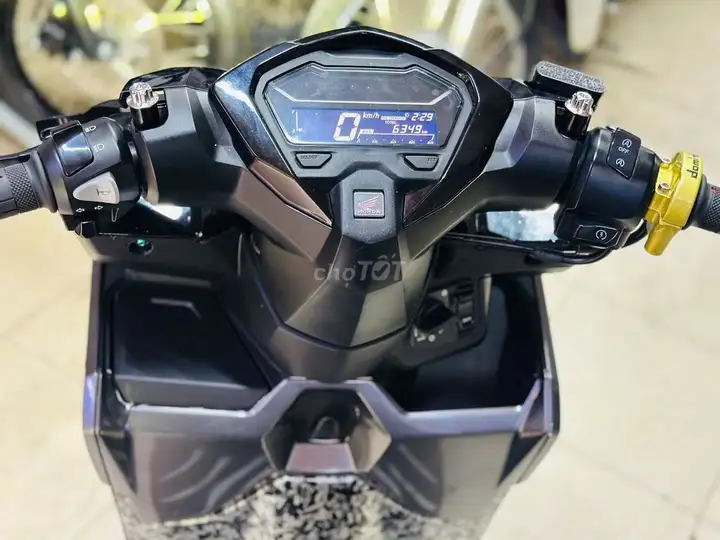 XE MÁY THỊNH PHÁT - VARIO 125 ЧЕРНЫЙ 2025 СУПЕР СОСТОЯНИЕ