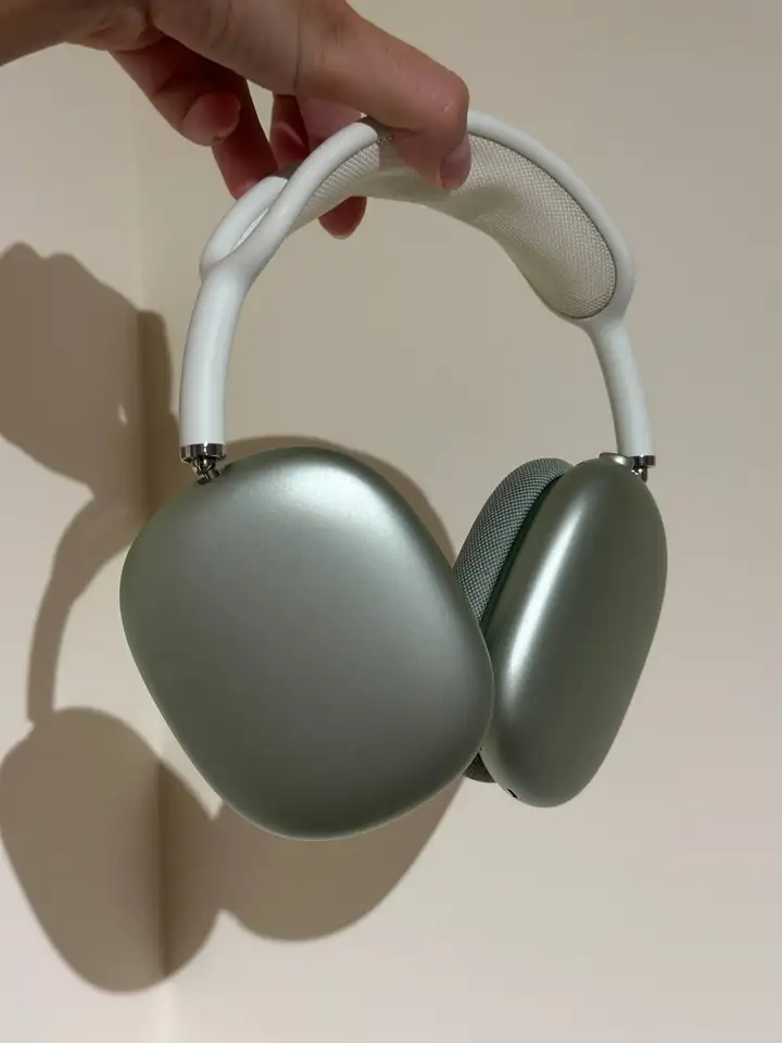 AirPods Max первого поколения