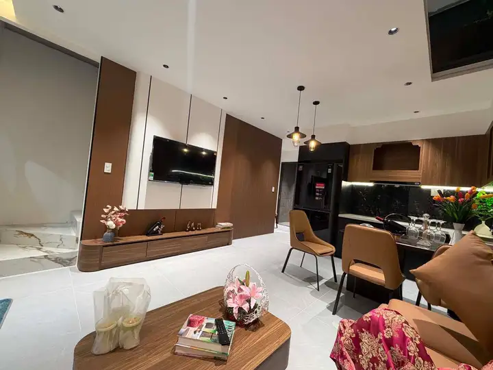 Дом 3 этажа, 3 спальни, 4 WC, 60м2