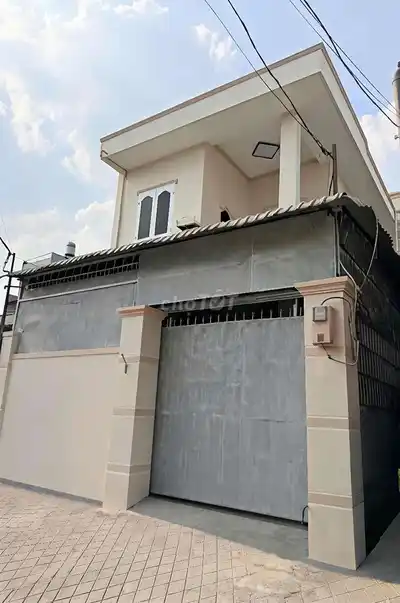 Дом в переулке для авто, большая площадь, 4 спальни рядом с перекрёстком Bình Phước