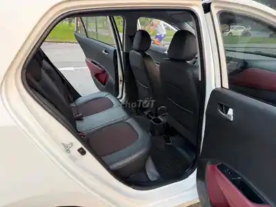 Hyundai Grand i10 2016 1.2 AT белый автомат