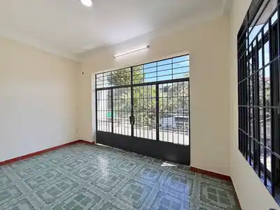 Аренда коммерческого 3-этажного дома шириной 5м по улице Le Hong Phong